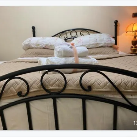 ゲストハウス Bujtina Baal